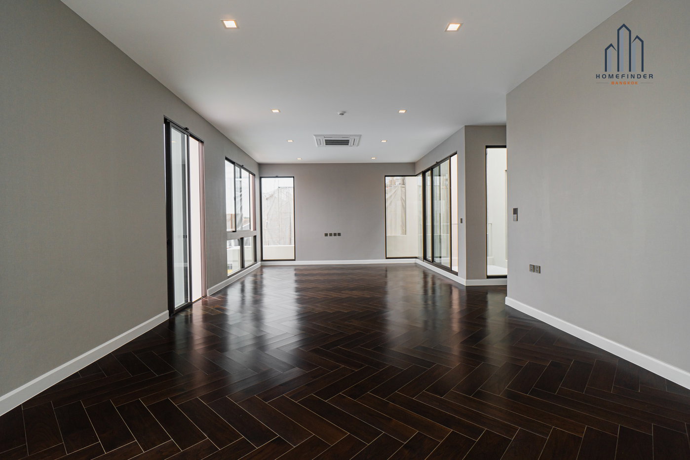 picture 95E1 – Ninety Five East One 4 bedrooms, for sale - 5/69