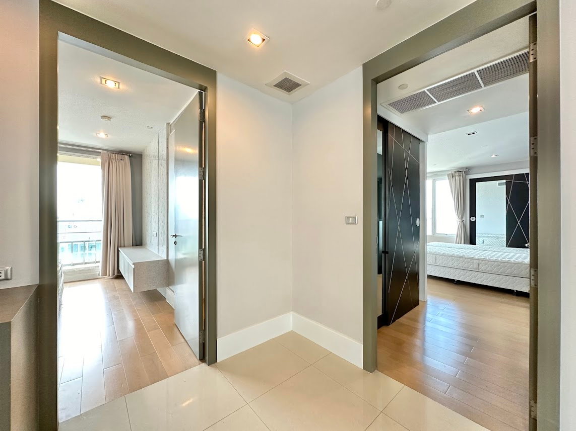 รูป Ideal 24 | Expansive 4 Bedroom Luxury Condo in Phrom Phong - BR11809CD - รูปที่ 21/57