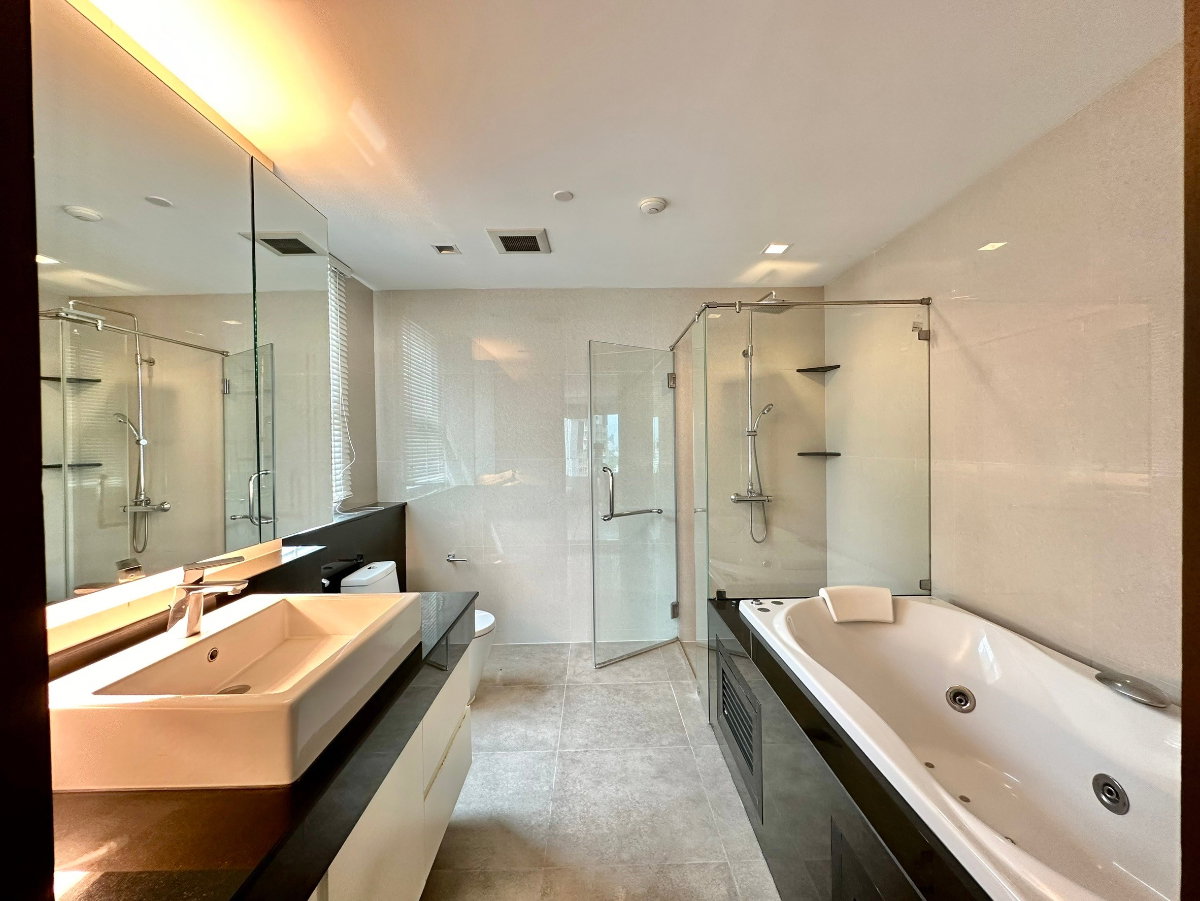 รูป Ideal 24 | Elegant 4 Bed Luxury Condo in Phrom Phong Area - BR14992CD - รูปที่ 22/52