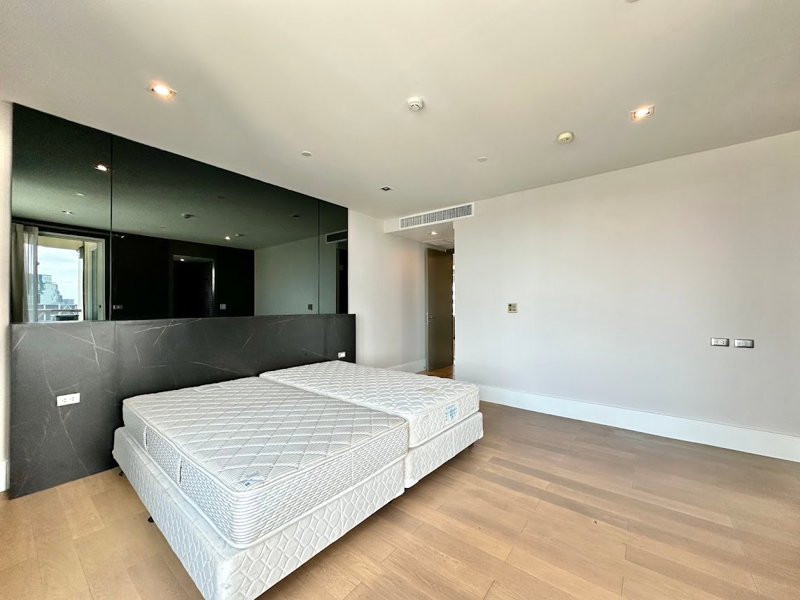 รูป Ideal 24 | Expansive 4 Bedroom Luxury Condo in Phrom Phong - BR11809CD - รูปที่ 23/57