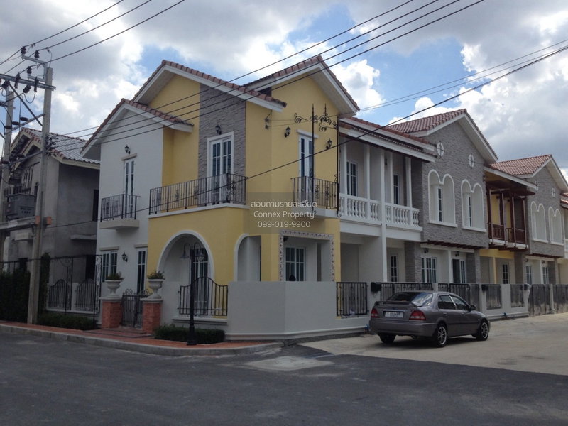 Townhouses for sale : For Sale Townhouse/Townhome  , Baan Pieamsuk Tuscany Pattanakarn 44 , nice view , corner unit , Suan Luang , Suan Luang , Bangkok , CX-162145 ✅ Live chat with us ADD LINE @connexproperty ✅