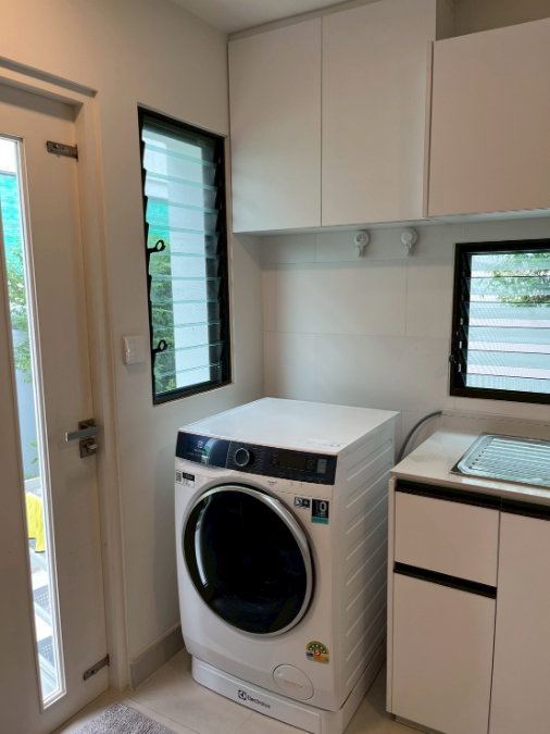 รูป 🏡✨ ให้เช่าบ้านเดี่ยวหรู | มัณฑนา 100+ กาญจนาฯ–บางบอน 5 📍 บ้านแปลงมุม ทิศใต้ รับลมดี พร้อมเฟอร์นิเจอร์และเครื่องใช้ไฟฟ้าระดับ Premium - รูปที่ 13/14