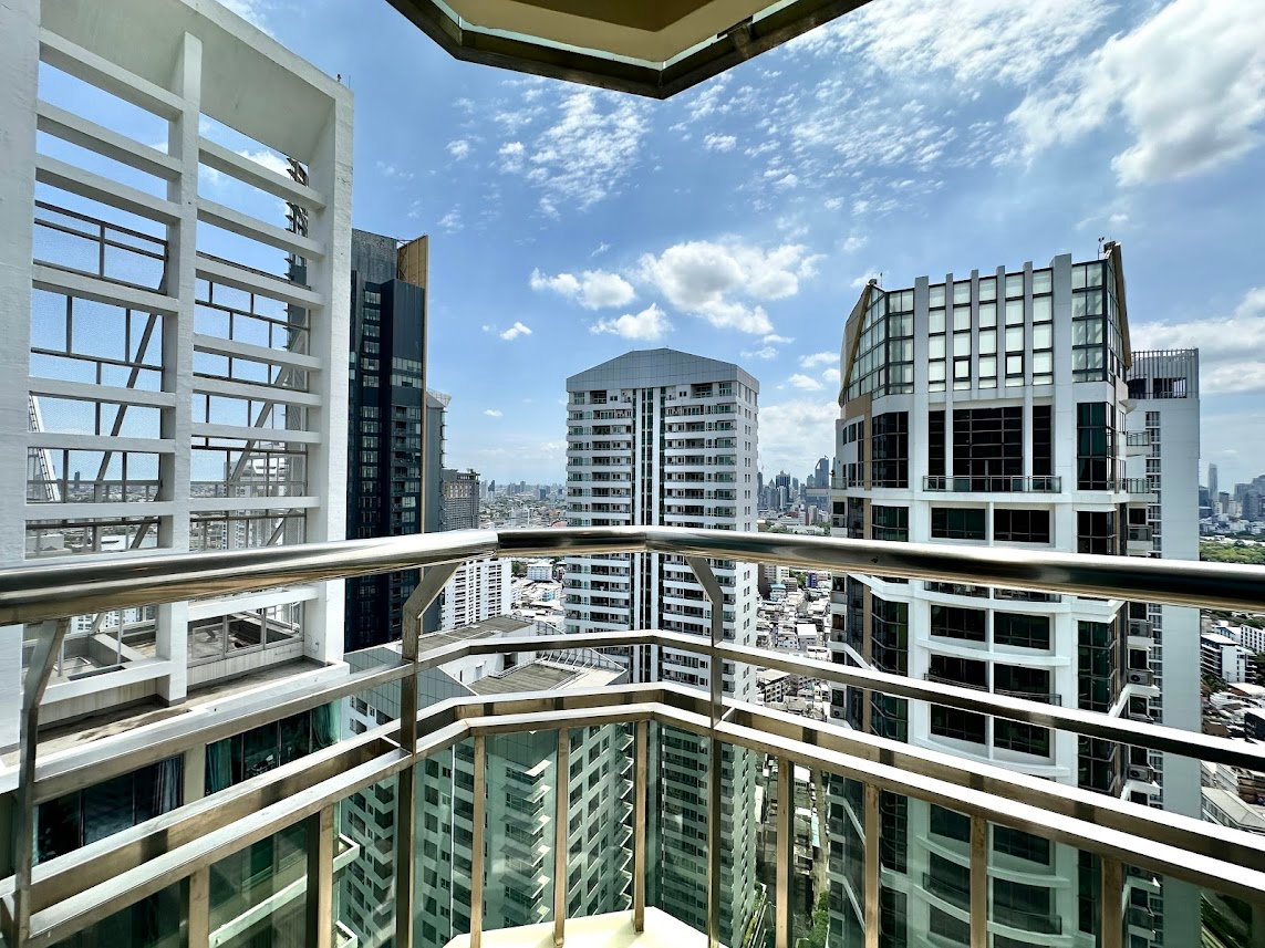 รูป Ideal 24 | Expansive 4 Bedroom Luxury Condo in Phrom Phong - BR11809CD - รูปที่ 41/57