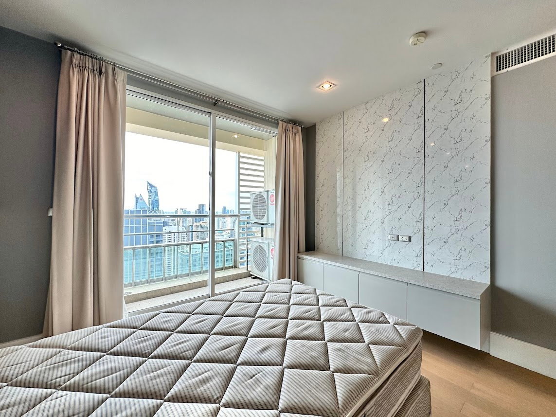 รูป Ideal 24 | Expansive 4 Bedroom Luxury Condo in Phrom Phong - BR11809CD - รูปที่ 30/57