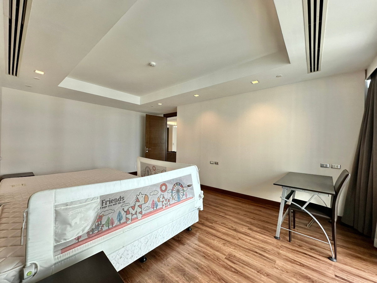 รูป Ideal 24 | Elegant 4 Bed Luxury Condo in Phrom Phong Area - BR14992CD - รูปที่ 20/52