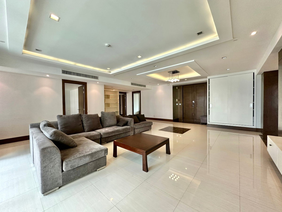 รูป Ideal 24 | Elegant 4 Bed Luxury Condo in Phrom Phong Area - BR14992CD - รูปที่ 3/52
