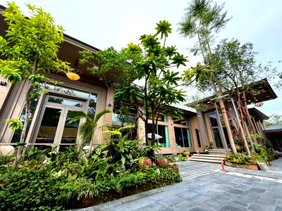 บ้านเดี่ยว นวมินทร์ 42 : ขายคฤหาสน์หรู หมู่บ้านนวธานี ถนนเสรีไทย พร้อมอยู่ มีสระว่าน้ำส่วนตัว 