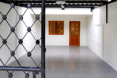 Townhouses for sale Khlong Bang Phran : For Sale: 2-Storey Townhouse, Fully Renovated, Move-in Ready — Soi Ekachai 46, Sangsit Niwet Village, Bang Bon, Bangkok