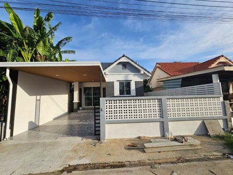 บ้านเดี่ยวชั้นเดียว รีโนเวทใหม่ กว้างมากๆ หมู่บ้านนันทวัน10 ซอยเลียบวารี37 คู้ขวา หนองจอก บ้านสวย ทำเลดี เฟอร์นิเจอร์ครบพร้อมเข้าอยู่