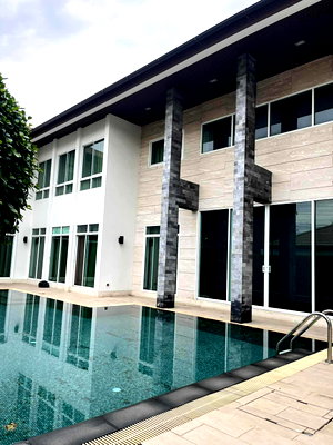 ขายบ้านเดี่ยว : ขายบ้านเดี่ยว 2 ชั้น หรูมีสไตล์ หมู่บ้านไพรเวท เนอวาน่า ซอยโยธินพัฒนา 9 ถนนประดิษฐ์มนูธรรม เขตบางกะปิ 259.3 ตรว.924 ตรม. 5 นอน 6น้ำ 