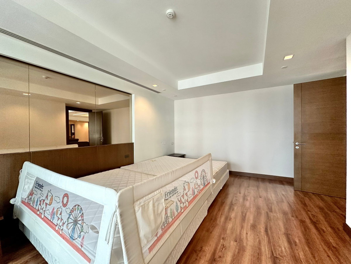 รูป Ideal 24 | Elegant 4 Bed Luxury Condo in Phrom Phong Area - BR14992CD - รูปที่ 19/52