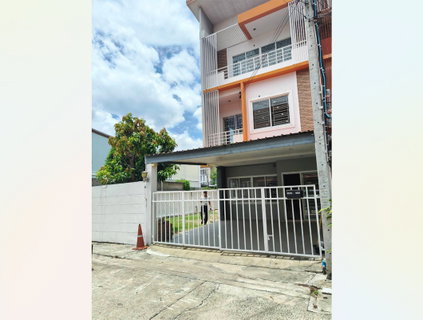 Call : 095-250-9015 บ้านรัชธานี 10 ซอยคู้บอน 27 เขตบางเขน ทาวน์เฮ้าส์ 3 ชั้น แปลงมุม ติดสวน 49 ตารางวา 3 นอน 4 น้ำ ใกล้รถไฟฟ้าสีชมพู สถานีคู้บอน