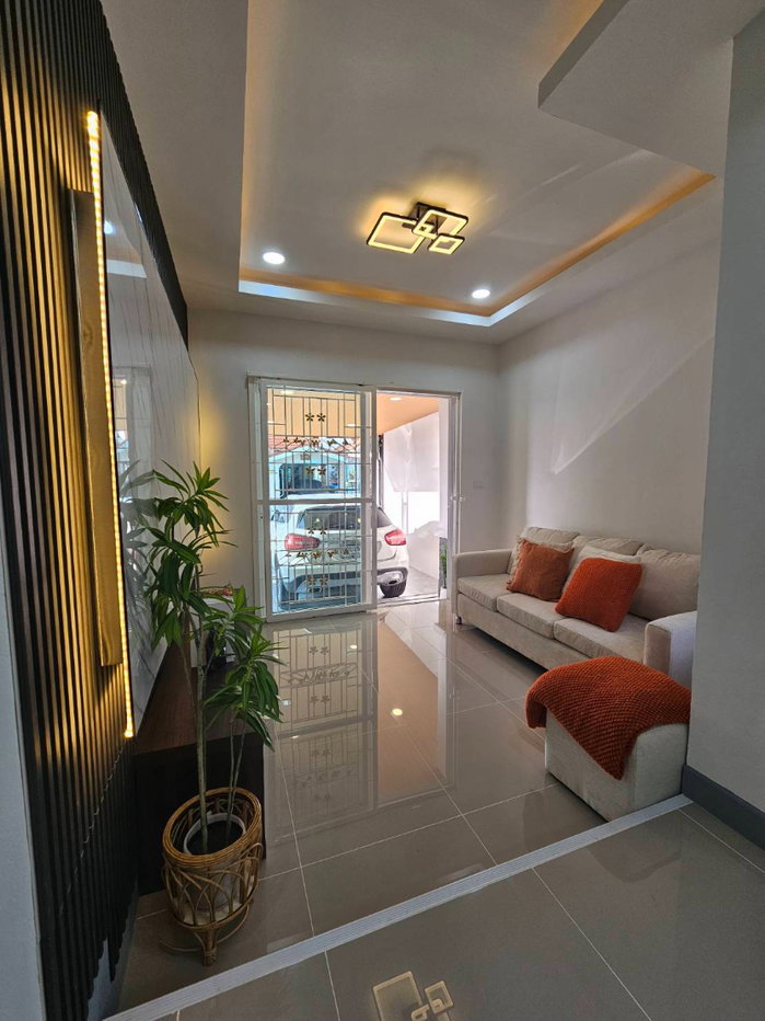 รูป บ้านเดี่ยวชั้นเดียว รีโนเวทใหม่ กว้างมากๆ หมู่บ้านนันทวัน10 ซอยเลียบวารี37 คู้ขวา หนองจอก บ้านสวย ทำเลดี เฟอร์นิเจอร์ครบพร้อมเข้าอยู่ - รูปที่ 7/22