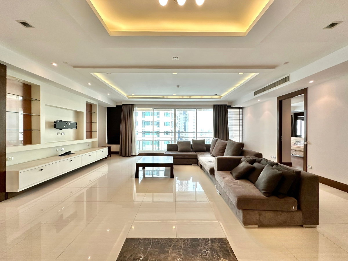 รูป Ideal 24 | Elegant 4 Bed Luxury Condo in Phrom Phong Area - BR14992CD - รูปที่ 1/52
