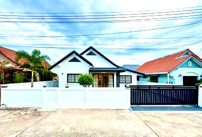 Houses for sale Rubberland : Single house for sale in Soi Siam Country Club, Pattaya. Excellent location, close to the motorway.