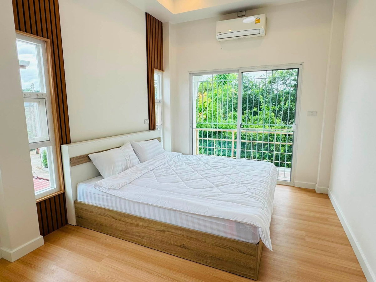 รูป ให้เช่าหมู่บ้านซันฟอร์เรสต์ | ตำบลป่าแดด บ้านสร้างใหม่ พร้อมเฟอร์นิเจอร์ครบ เข้าอยู่ได้ทันที บรรยากาศเงียบสงบ เพื่อนบ้านน่ารัก ใกล้สนามบิน RH-15 - รูปที่ 8/21