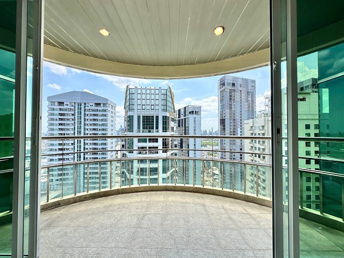 รูป Ideal 24 | Expansive 4 Bedroom Luxury Condo in Phrom Phong - BR11809CD - รูปที่ 11/57