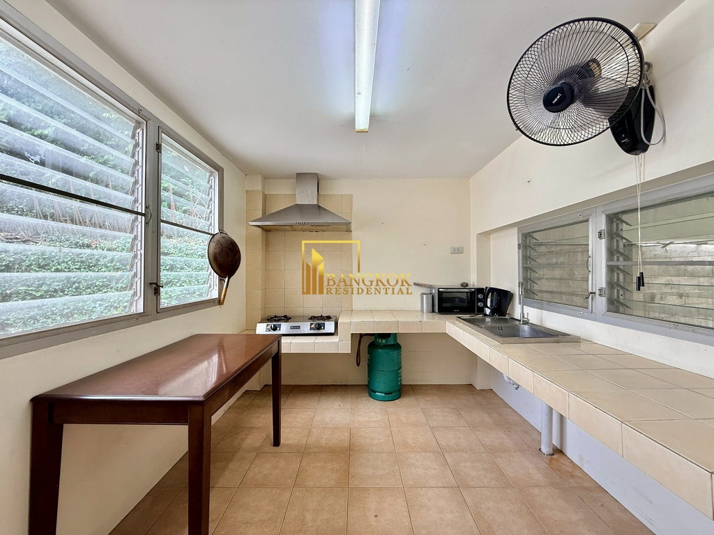 รูป Expansive 4 Bedroom House With Pool Near Thonglor Area - BR28183SH - รูปที่ 35/38