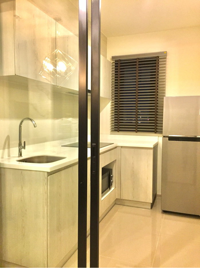 รูป Life Asoke (ไลฟ์ อโศก) ชั้นสูง วิวเมือง ครัวปิด [CC-01] - รูปที่ 6/6
