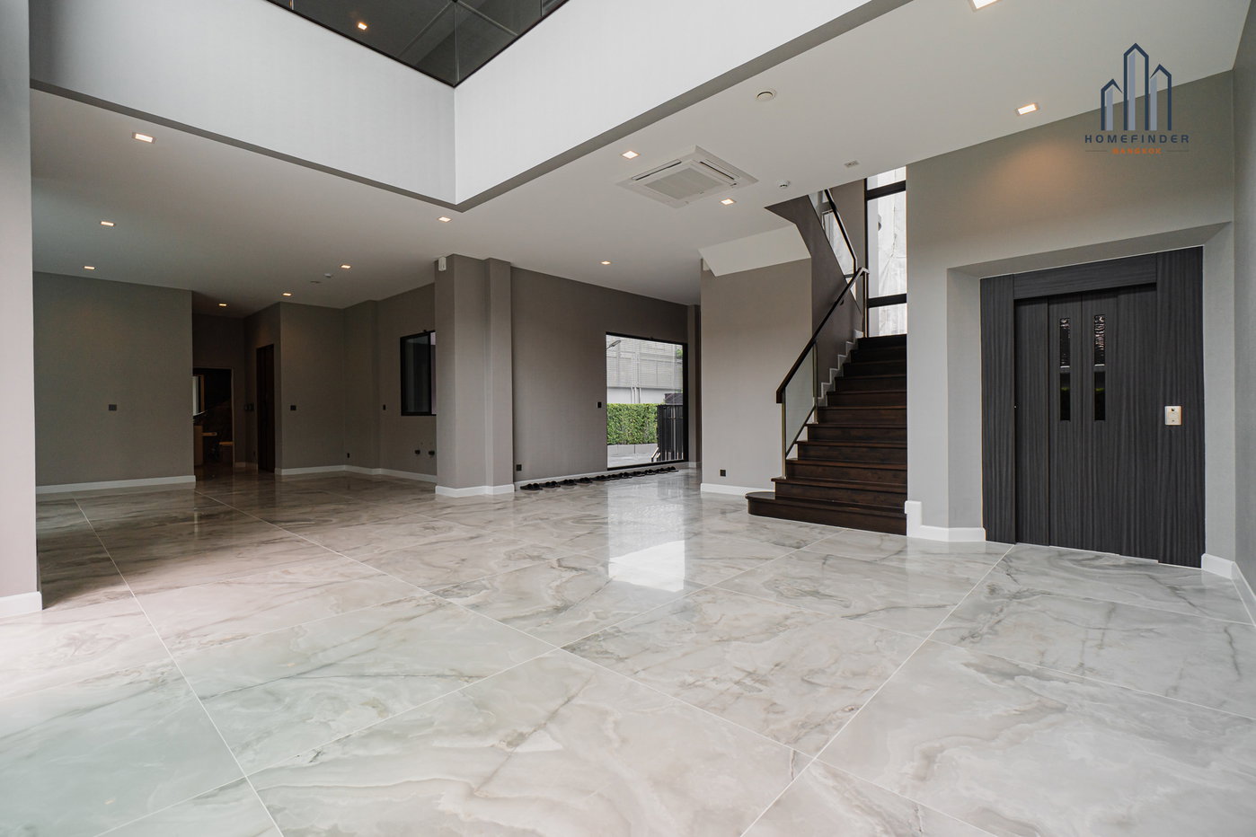 picture 95E1 – Ninety Five East One 4 bedrooms, for sale - 49/69