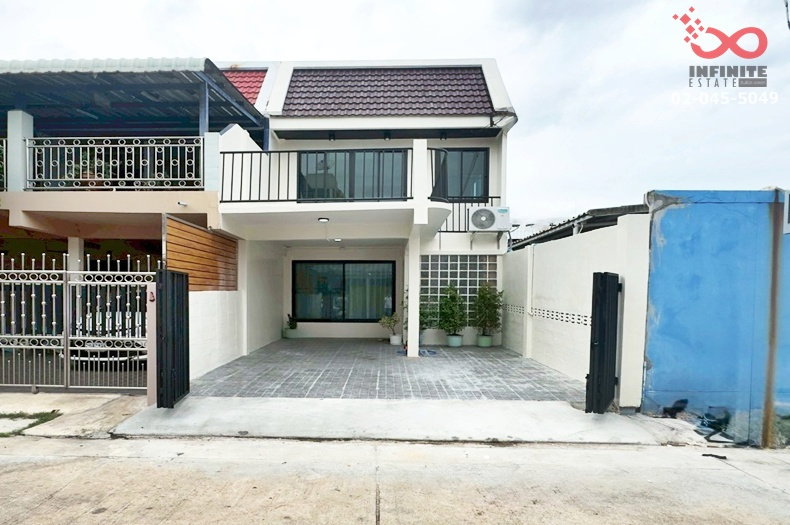 รูป ขายทาวน์เฮ้าส์ 2 ชั้น 22 ตรว. รีโนเวทใหม่ ซอยอ่อนนุช 40 สุขุมวิท 77 ใกล้ BTS - รูปที่ 2/13