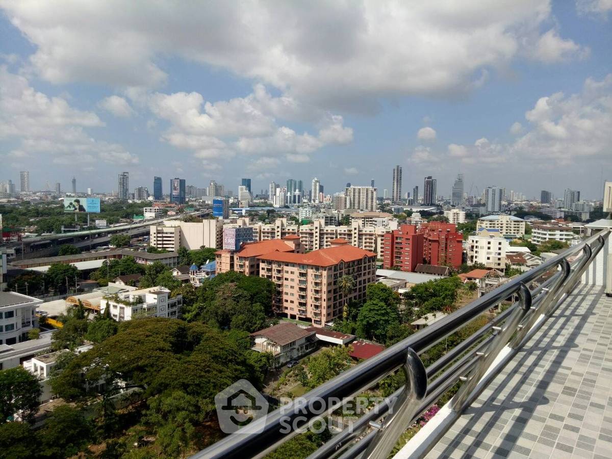 รูป คอนโด 3 ห้องนอน ชั้น 16 พื้นที่ 170 ตร.ม. The Royal Navin Tower ใกล้ MRT คลองเตย (ID 775809) - รูปที่ 13/19
