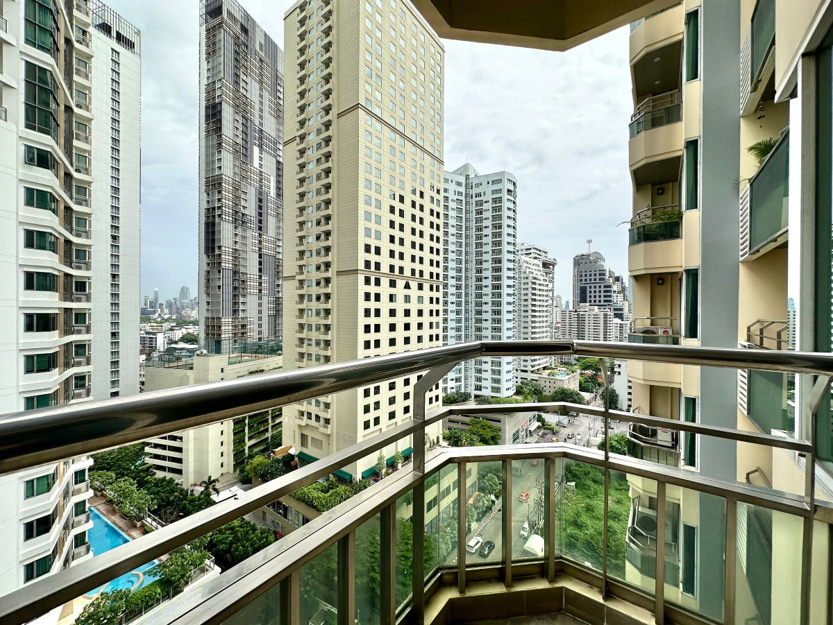รูป Ideal 24 | Elegant 4 Bed Luxury Condo in Phrom Phong Area - BR14992CD - รูปที่ 17/52