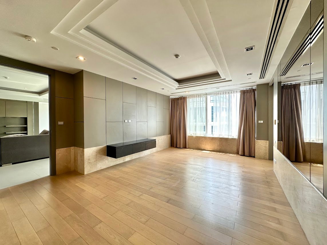 รูป Ideal 24 | Expansive 4 Bedroom Luxury Condo in Phrom Phong - BR11809CD - รูปที่ 14/57