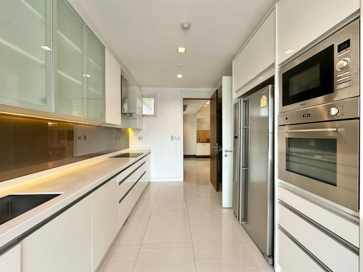 รูป Ideal 24 | Elegant 4 Bed Luxury Condo in Phrom Phong Area - BR14992CD - รูปที่ 9/52