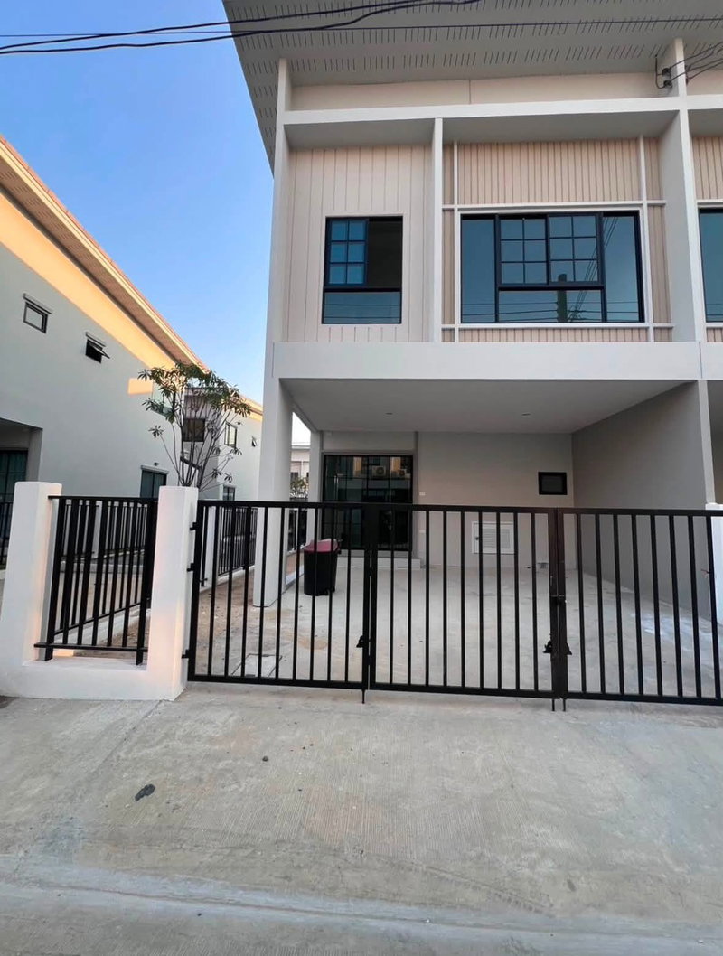 Townhouses for rent : 💥CP-11351💥 For rent: 2-story townhome in The Modish Prachauthit-Suksawat project. 👉Add Line @primecondo