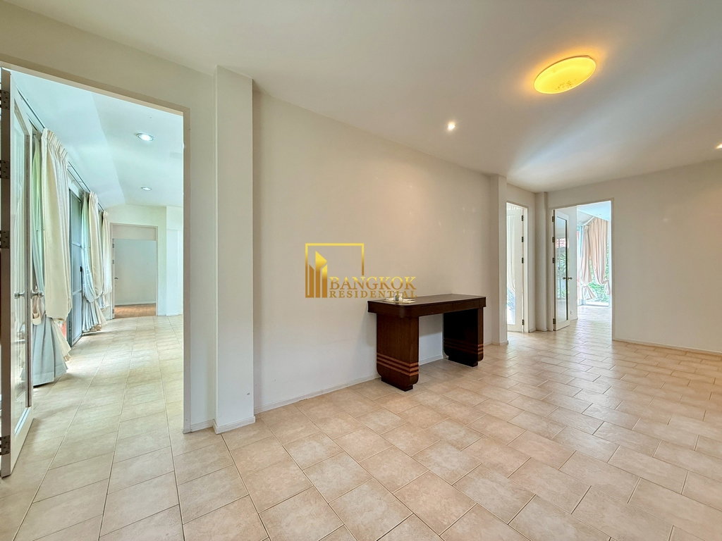 รูป Expansive 4 Bedroom House With Pool Near Thonglor Area - BR28183SH - รูปที่ 6/38