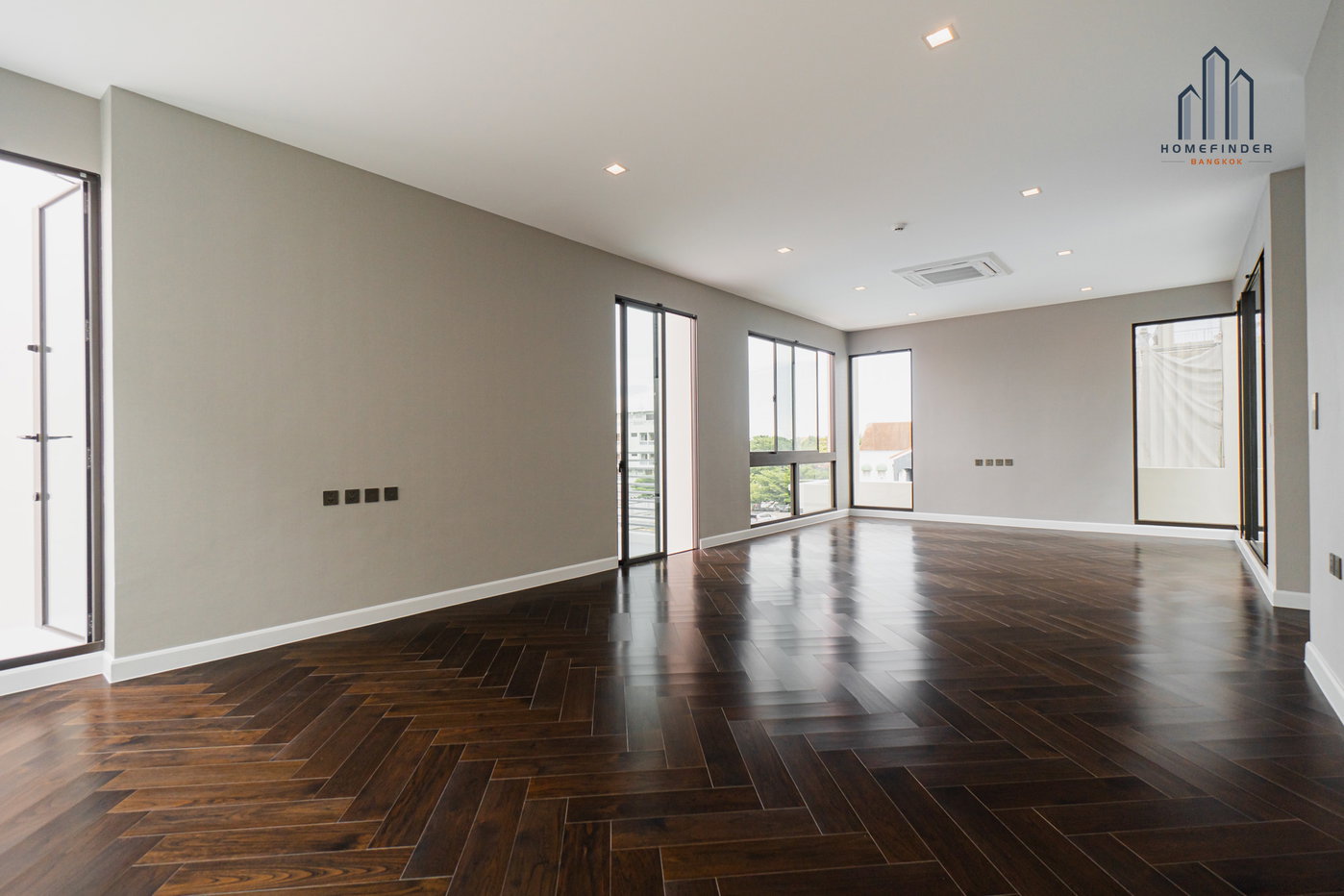 picture 95E1 – Ninety Five East One 4 bedrooms, for sale - 6/69
