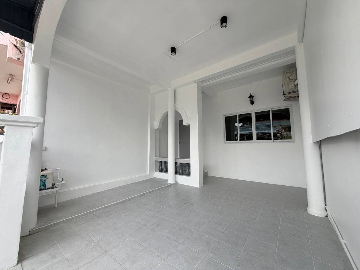 picture #E1092💕080769 2-Storey Townhome for Rent - 9/11