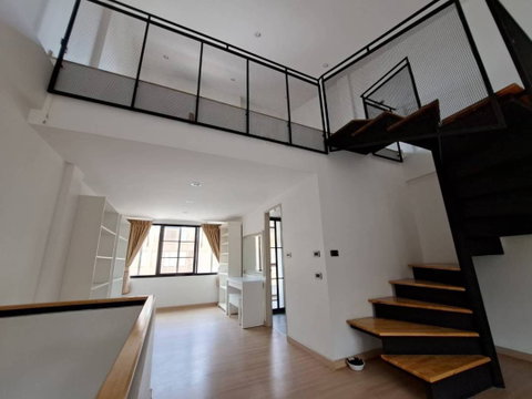 Spacious 3 and Half Storey  Furnished Townhome in Loft Modern Style , 3 Bed 3 Bath for RENT on Chaengwattana  District.