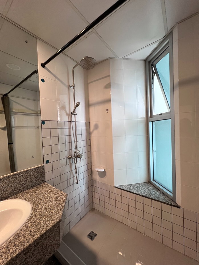 รูป 🔥 Sathorn House | 2 ห้องนอน รีโนเวทใหม่ เช่าเพียง 25,000 บาท/เดือน เดิน 2 นาทีถึง BTS สุรศักดิ์ 🔥 - รูปที่ 8/10