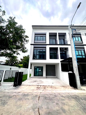 Townhouses for rent : FOR RENT | Lumpini Townplace Sukhumvit – Srinakarin