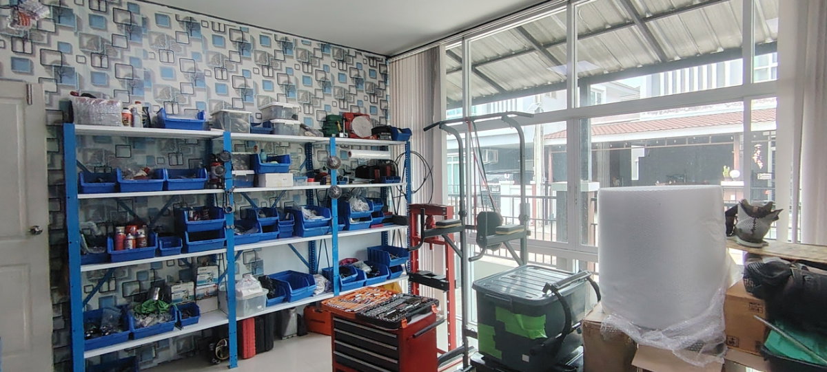 รูป บ้านเดี่ยว 2 ชั้น 4 ห้องนอน 3 ห้องน้ำ พื้นที่ใช้สอย 160 ตร.ม. พร้อมพื้นที่มีหลังคา 200 ตร.ม. เหมาะสำหรับอยู่อาศัย สำนักงาน หรือเวิร์กช็อป – ศรีราชา - รูปที่ 37/41