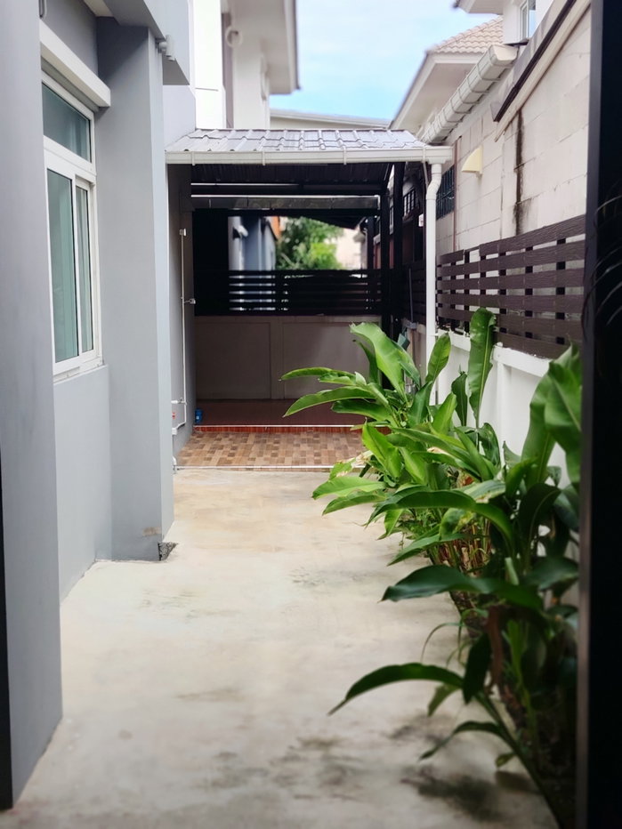 รูป บ้านเดี่ยว 2 ชั้น 4 ห้องนอน 3 ห้องน้ำ พื้นที่ใช้สอย 160 ตร.ม. พร้อมพื้นที่มีหลังคา 200 ตร.ม. เหมาะสำหรับอยู่อาศัย สำนักงาน หรือเวิร์กช็อป – ศรีราชา - รูปที่ 8/41