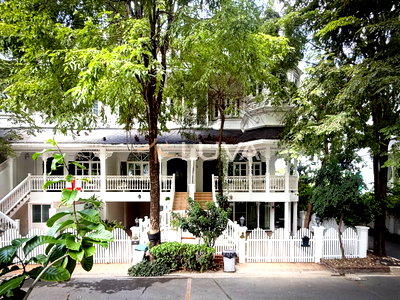 ทาวน์โฮมให้เช่า : For Rent / ให้เช่า 🪾 แฟนตาเซีย วิลล่า 2 Townhome แต่งสวย Cozy แปลงมุมหน้าสวน/สระว่ายน้ำ หลังใหญ่ เพียง 400 ม.จากสถานี BTS แบริ่ง