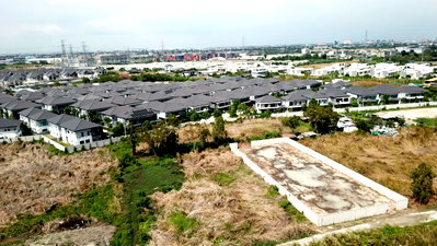 Land for sale Bang Pu Industrial Estate : Vacant land for sale, 1 Rai, priced at 16.5 million Baht. Located near The City Bangna 2 project in a high-potential area.