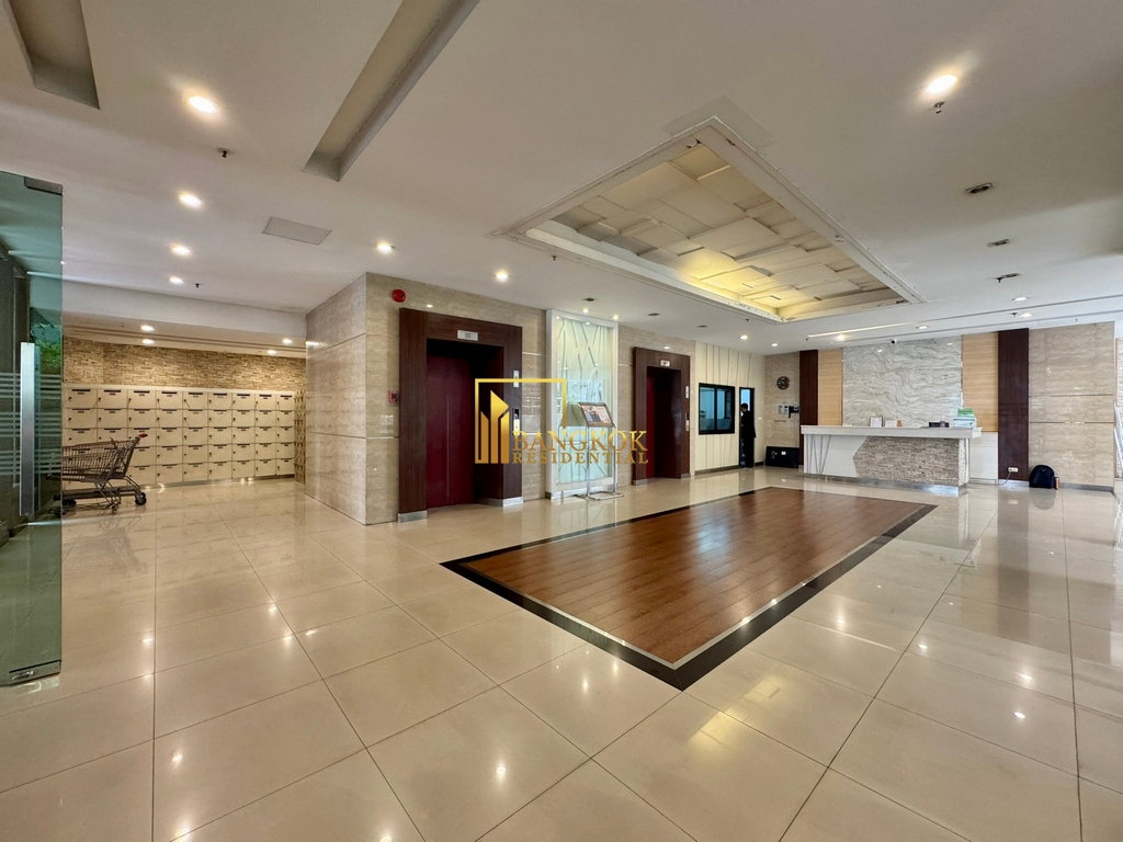 picture Baan Sathorn | Exceptional 4 Bedroom Penthouse in Prime Area - BR19428CD - 36/39