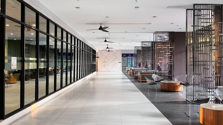 picture Selling price 1,950,000 only higher floor  - 8/12
