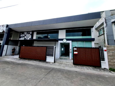 สำนักงานให้เช่า : 🏢 ให้เช่า อาคารสำนักงาน พร้อมคลังสินค้า (Warehouse + Office) ซอยรามคำแหง 4 (สมานมิตร)