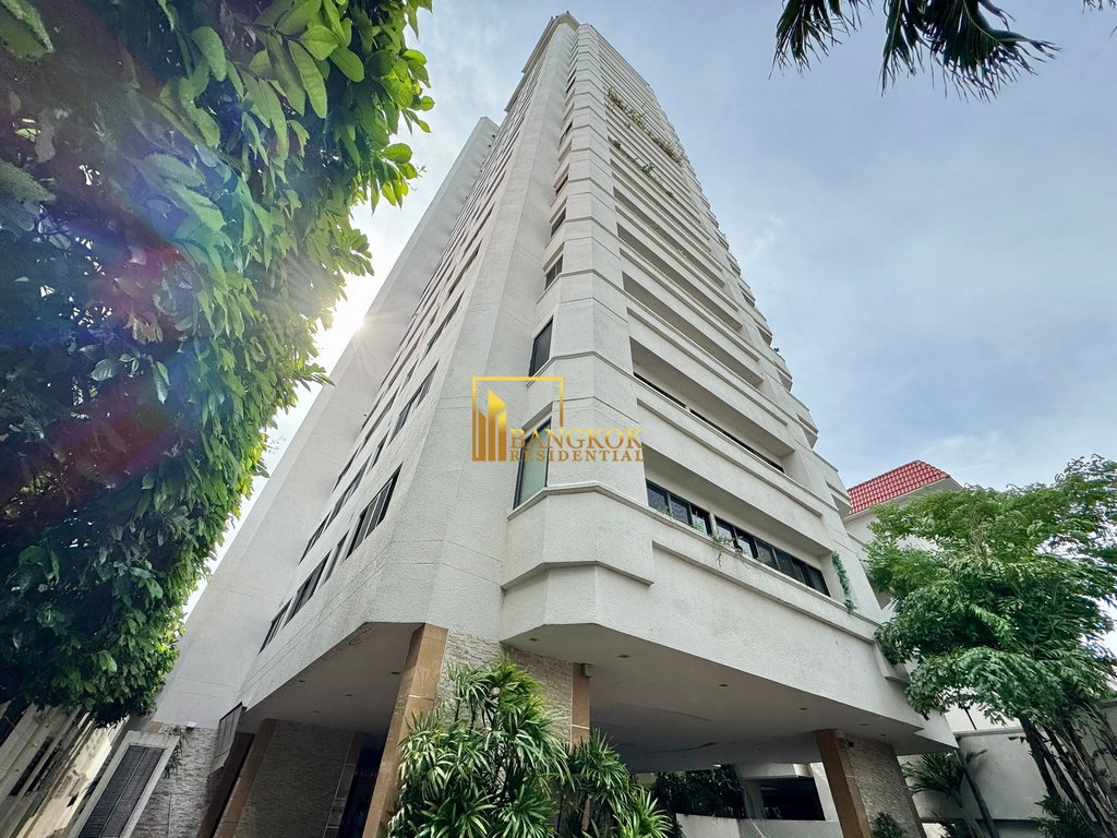 picture Baan Sathorn | Exceptional 4 Bedroom Penthouse in Prime Area - BR19428CD - 38/39