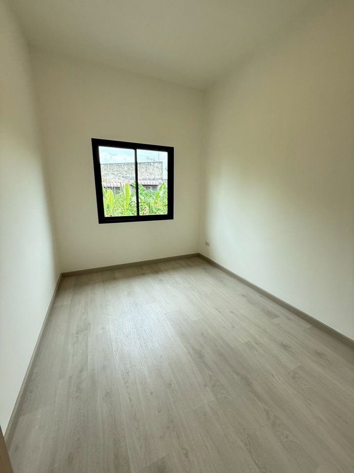 รูป 🏡 แคนวาส รังสิต–คลอง 7 | บ้านใหม่มือหนึ่ง พร้อมเข้าอยู่!  ✨ ฟีลเหมือนซื้อบ้านใหม่ แต่จ่ายแค่ค่าเช่า! 🔥เช่า  13,000 บาท/เดือน  มี 3 ห้องนอน 3 ห้องน้ำ - รูปที่ 13/16