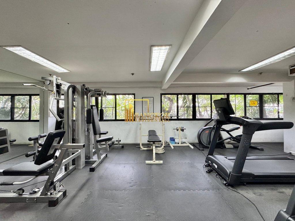 picture Baan Sathorn | Exceptional 4 Bedroom Penthouse in Prime Area - BR19428CD - 29/39