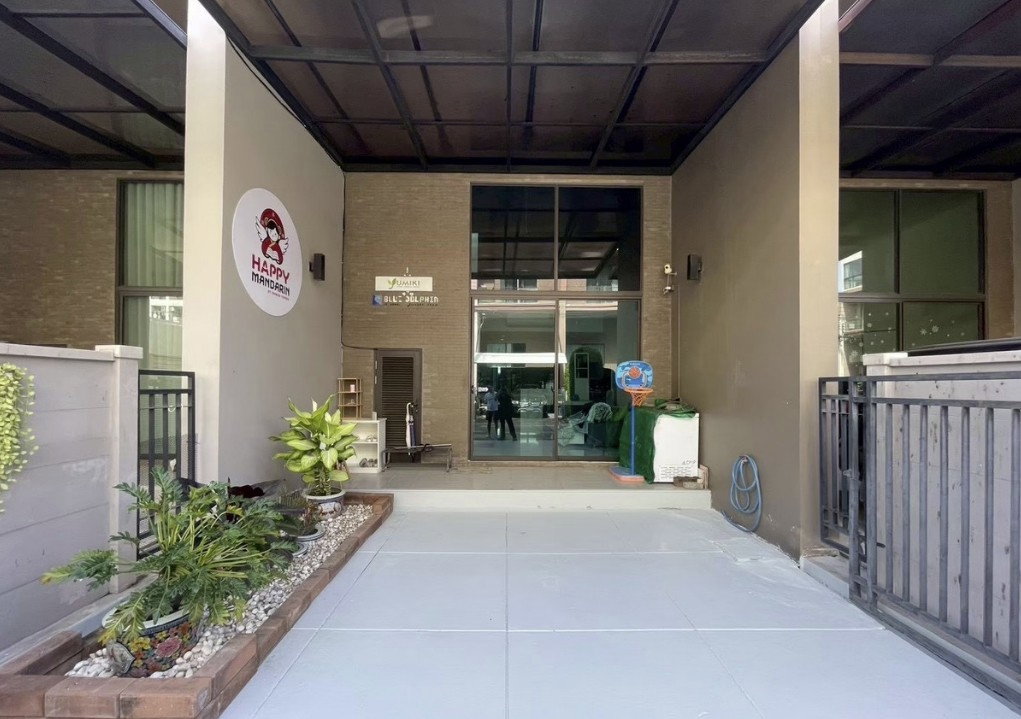 รูป CR841 🔥 ขายด่วน! 🏡 ทาวน์เฮ้าส์ 3.5 ชั้น 📍โซนรัชโยธิน ทำเลดี เดินทางสะดวก ใกล้ BTS เสนานิคม - รูปที่ 2/16