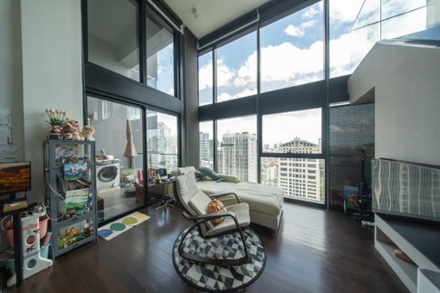 คอนโด 2 ห้องนอน The Lofts Silom ราคา ฿198K/ตร.ม. ใกล้ BTS สุรศักดิ์ สีลม - U6413359
