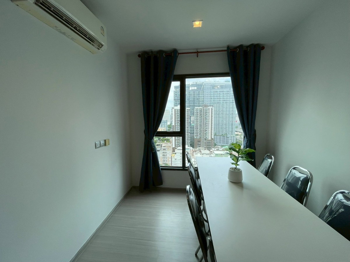 รูป ให้เช่า! Life Asoke-Rama 9 | 1 Bedroom Plus 40 ตร.ม. | เฟอร์นิเจอร์ เครื่องใช้ไฟฟ้าครบ พร้อมอยู่ - รูปที่ 4/12