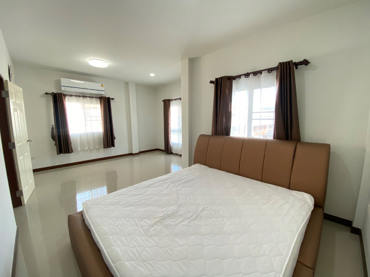 รูป บ้านแฝด ใกล้ นิคมอมตะซิตี้ เมืองชลบุรี - รูปที่ 10/17